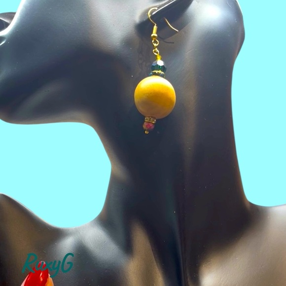 579. Wood 🪵 & Swarovski Earrings - Picture 6 of 6